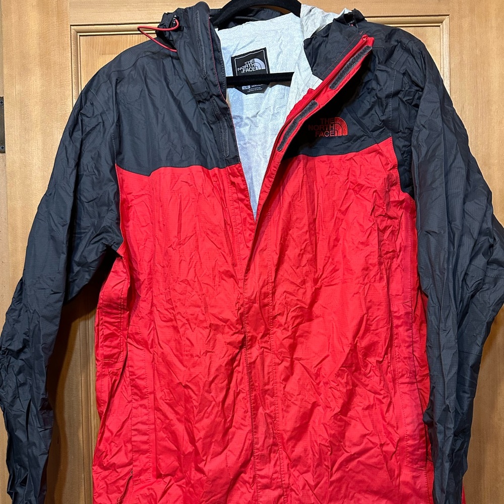 North face jacket men’s size large wind breaker style red and black